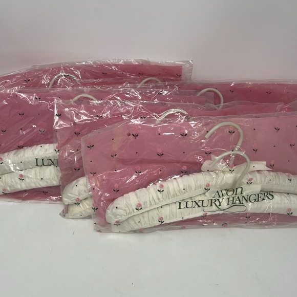 VTG Satin Luxury Clothes Hangers IVORY 14 Hangers NEW OLD STOCK 1986 Avon